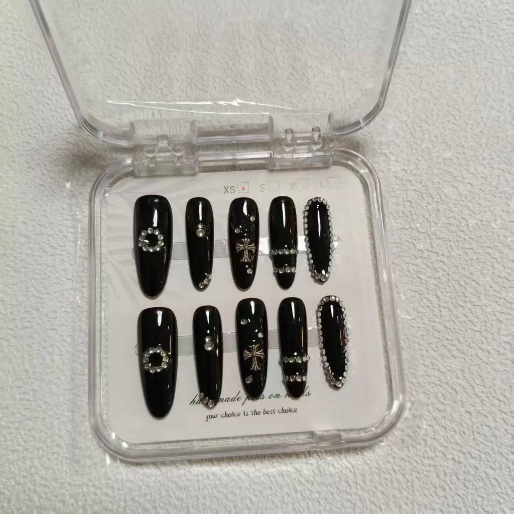 Emo Silver/Black colored set nails